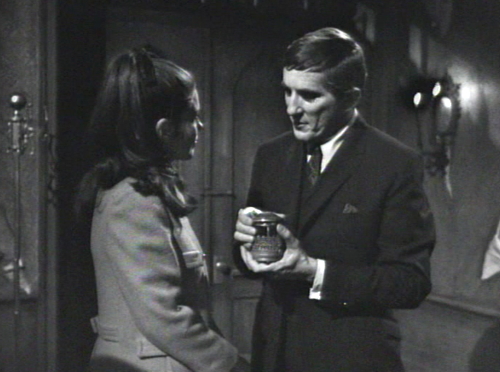 251 dark shadows vicki box