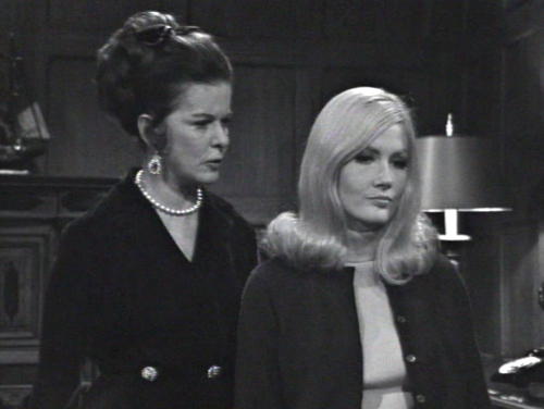 254 dark shadows liz carolyn