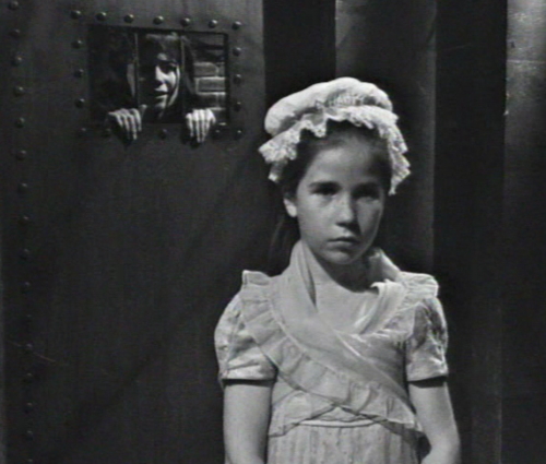 256 dark shadows sarah stare