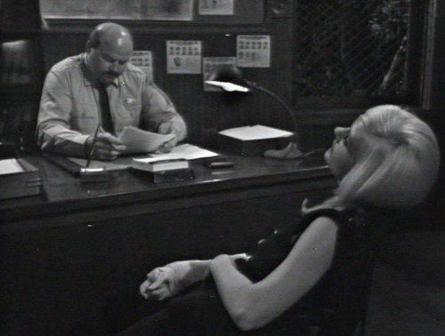 259 dark shadows jd carolyn