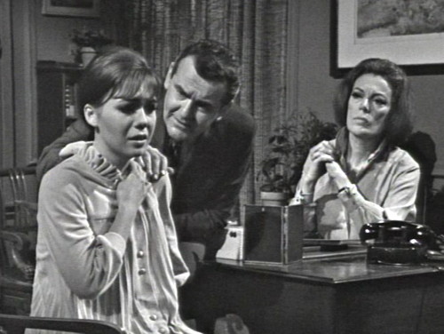 276 dark shadows maggie afraid