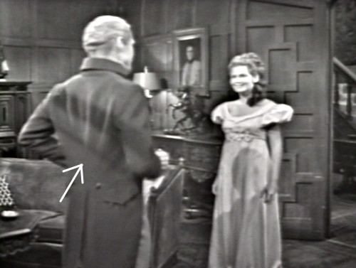 280 dark shadows boom mic 3