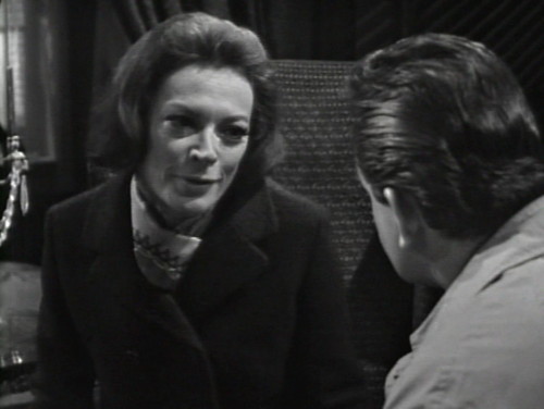 292 dark shadows julia manipulates