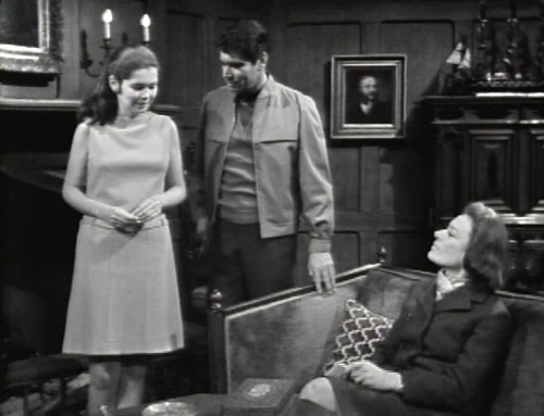 292 dark shadows vicki talks