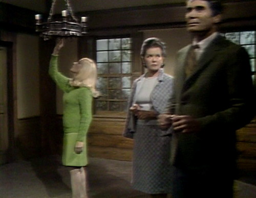 298 dark shadows carolyn lighting