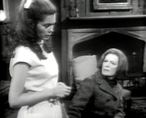 300 dark shadows vicki julia dream