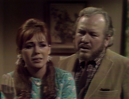 321 dark shadows maggie sam confused