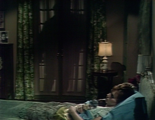 322 dark shadows maggie shadow