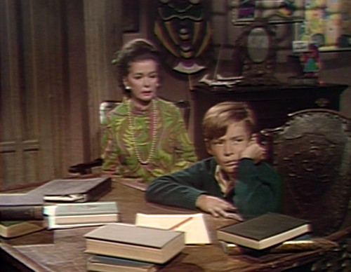 324 dark shadows liz david unbothered