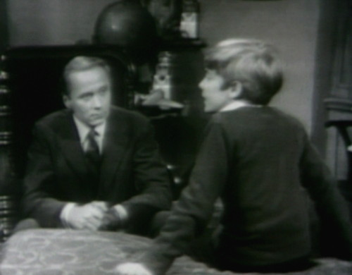 335 dark shadows fisher david bed