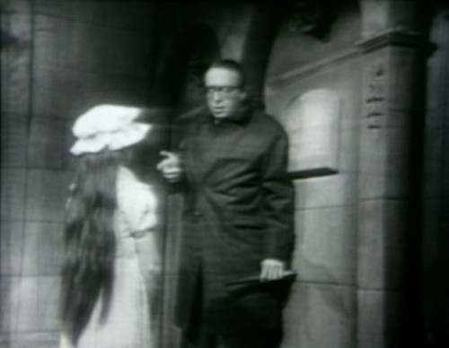 335 dark shadows sarah woodard