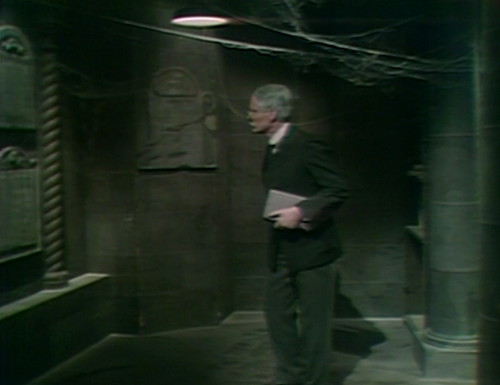 337 dark shadows caretaker columns