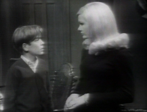 344 dark shadows david carolyn she's real