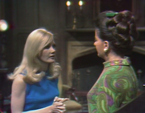 350 dark shadows carolyn liz goldfish