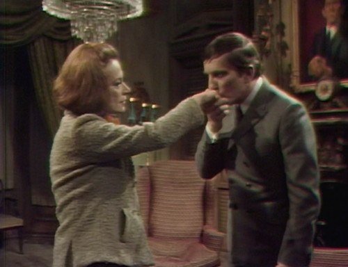 359 dark shadows julia barnabas kiss
