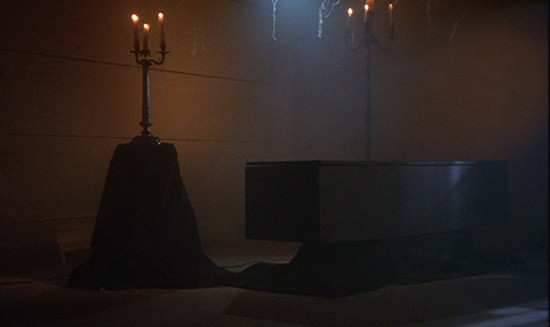 91 dark shadows coffin room