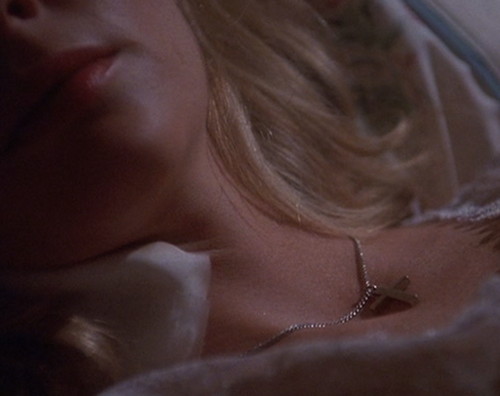 1991 dark shadows cross daphne