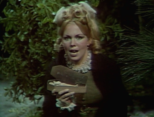 392 dark shadows lo angelique