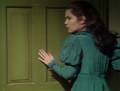 398 dark shadows hiding vicki