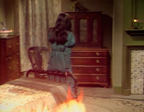 400 dark shadows fire vicki