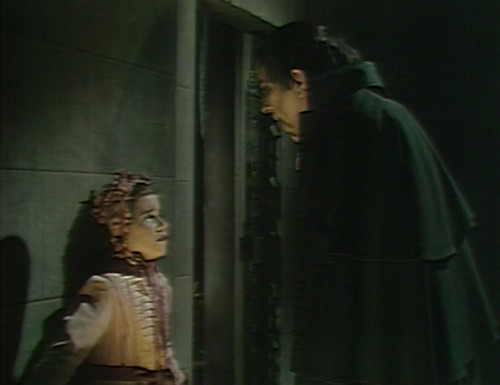 415 dark shadows fate sarah barnabas