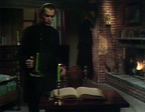 440 dark shadows candles trask