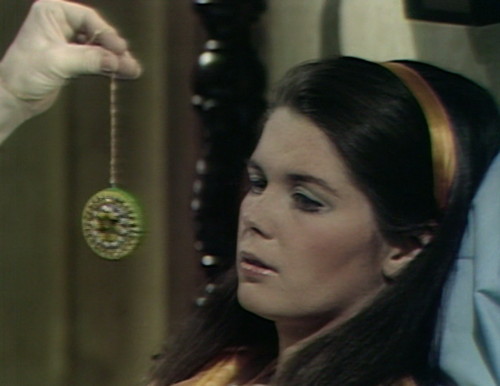 462 dark shadows medallion vicki