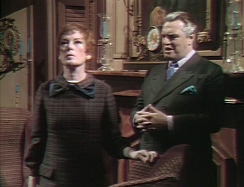 507 dark shadows julia stokes struggle