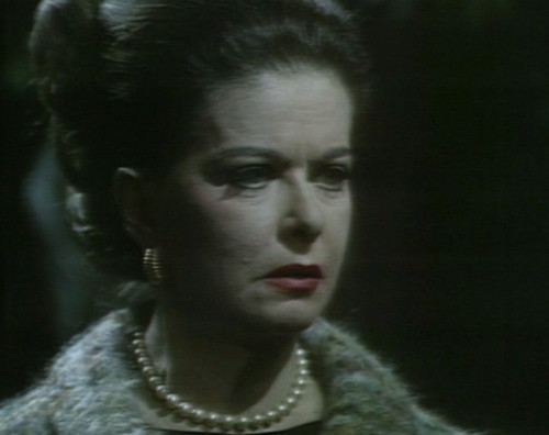 513 dark shadows liz pearls