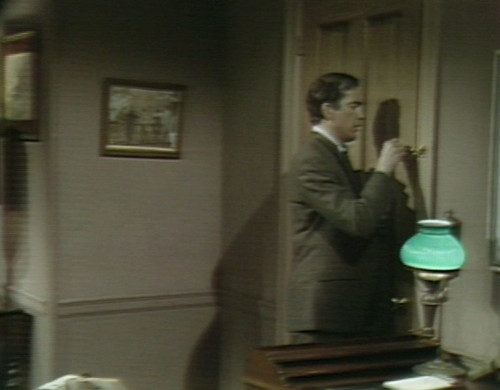 513 dark shadows tony door