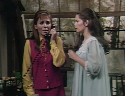 532 dark shadows maggie vicki phone