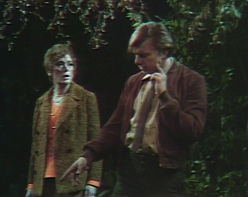 537 dark shadows julia willie clothes