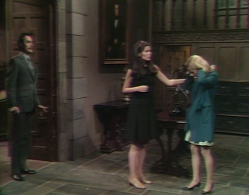539 dark shadows vicki carolyn leave