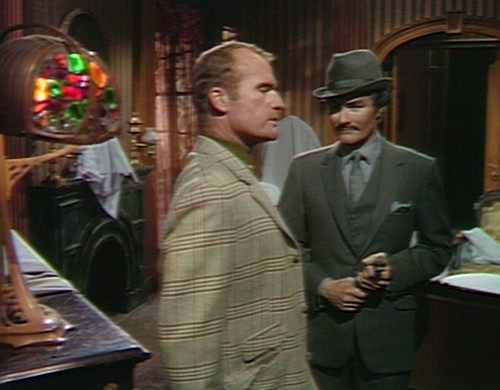 549 dark shadows roger nicholas lamp