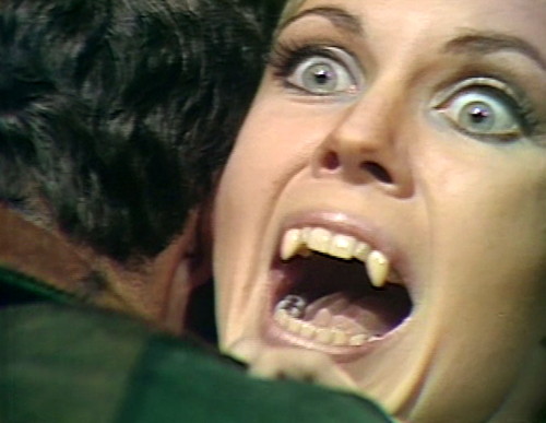 562 dark shadows angelique bite