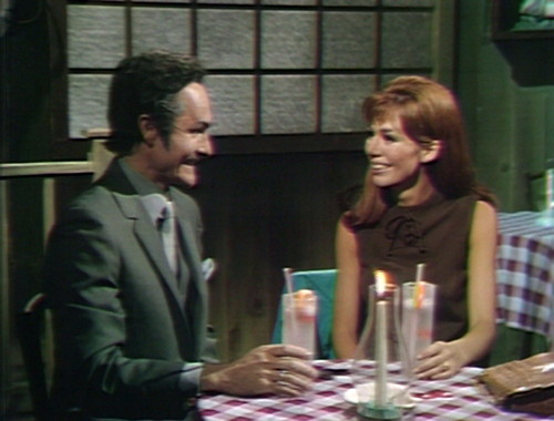 563 dark shadows nicholas maggie sense