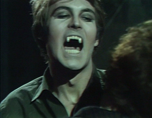 569 dark shadows tom vampire
