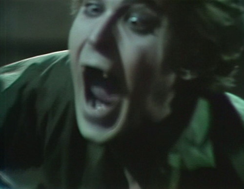 570 dark shadows tom scream