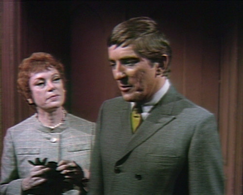 572 dark shadows julia barnabas detectives