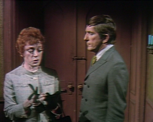 572 dark shadows julia barnabas gloves