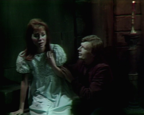 584 dark shadows maggie willie mausoleum