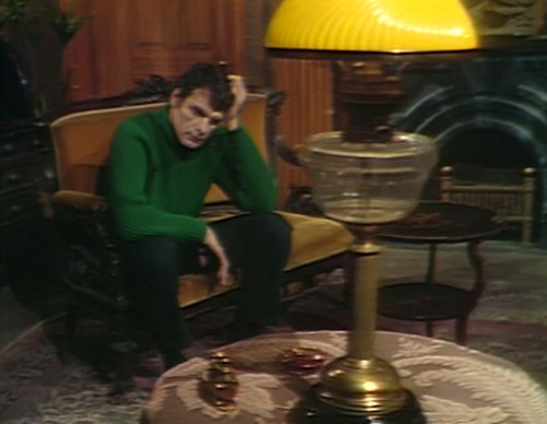 600 dark shadows adam lamp