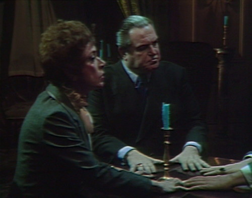 600 dark shadows julia stokes seance