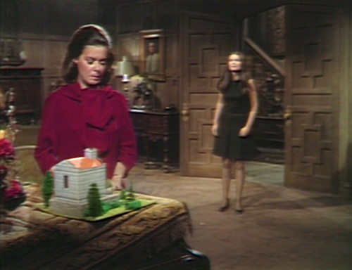 603 dark shadows liz vicki mausoleum