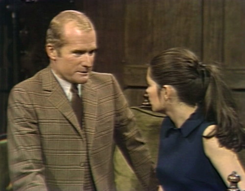 617 dark shadows roger vicki couch