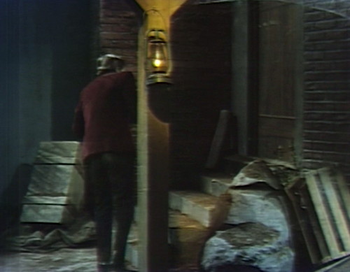 620 dark shadows barnabas hut