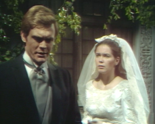 625 dark shadows jeff vicki woman