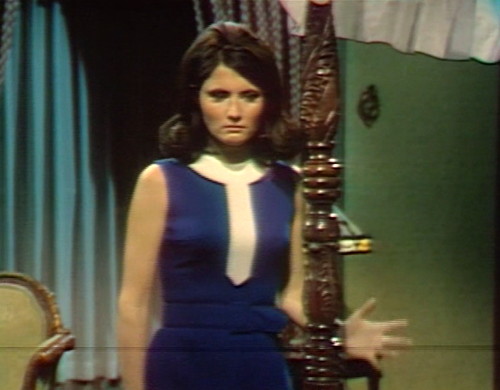 630 dark shadows vicki growls