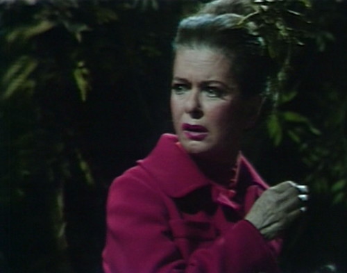 639 dark shadows liz reacts