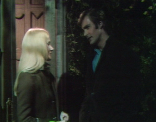 642 dark shadows carolyn chris date
